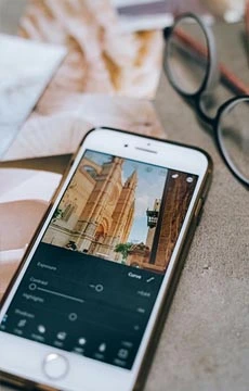 tapwomen gallery credit to pexels-leeloothefirst-7610521